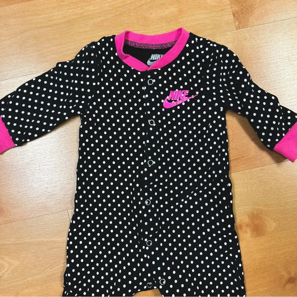 Nike Black & Pink Polka Dot Snap Closure Cotton Footie Pajamas Size 6M